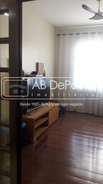 REALENGO - Venda  de 2  imóveis  juntos, uma com 3 Dormitórios (Suíte e Armários planejados) e outra com 2 Dormitórios