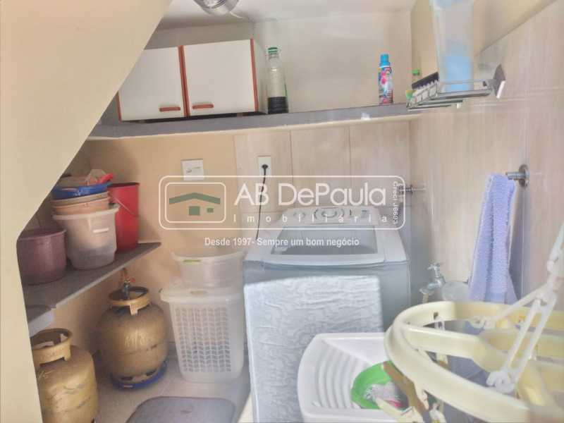 REALENGO - Venda  de 2  imóveis  juntos, uma com 3 Dormitórios (Suíte e Armários planejados) e outra com 2 Dormitórios
