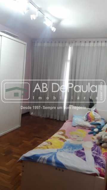 REALENGO - Venda  de 2  imóveis  juntos, uma com 3 Dormitórios (Suíte e Armários planejados) e outra com 2 Dormitórios