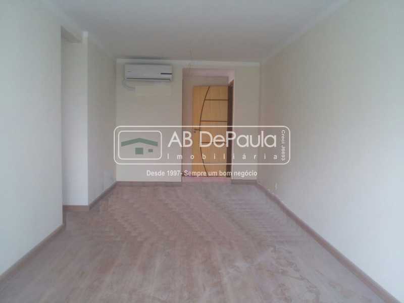 VILA VALQUEIRE - EXCELENTE e AMPLO APARTAMENTO.  3 DORMITÓRIOS Sendo 2 SUÍTES