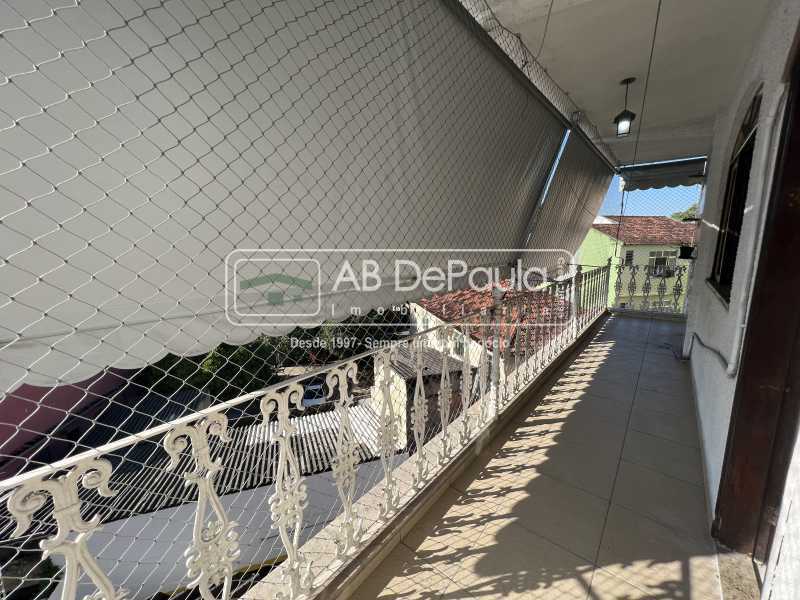 VENDE EM VILA VALQUEIRE - RUA DAS CAMÉLIAS - APARTAMENTO COM 80m²