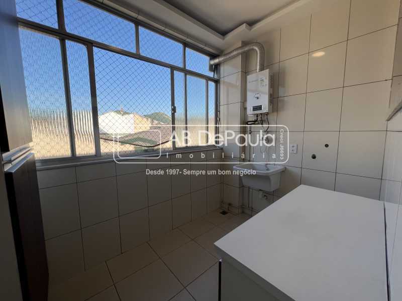 VENDE EM VILA VALQUEIRE - RUA DAS CAMÉLIAS - APARTAMENTO COM 80m²
