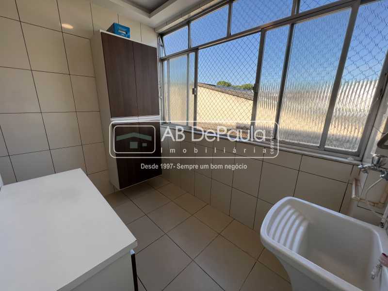 VENDE EM VILA VALQUEIRE - RUA DAS CAMÉLIAS - APARTAMENTO COM 80m²