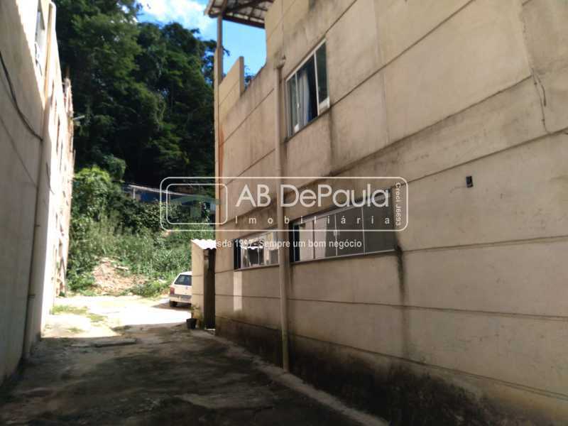 VENDE NA TAQUARA - CASA DUPLEX COM AMPLO TERRAÇO