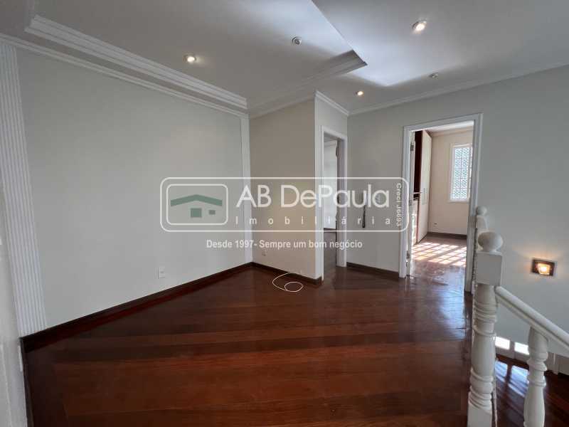VILA VALQUEIRE - CONDOMÍNIO NOVA VALQUEIRE. Magnífica casa 406m2 Construídos, 05 Dormitórios (2 Suítes)