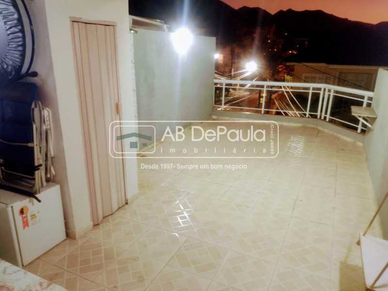 TAQUARA - ÓTIMO IMÓVEL EM CONDOMINIO FECHADO EM 3 PAVIMENTOS COM 03 DORMITÓRIOS