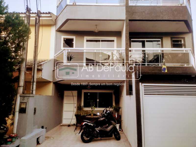 TAQUARA - ÓTIMO IMÓVEL EM CONDOMINIO FECHADO EM 3 PAVIMENTOS COM 03 DORMITÓRIOS