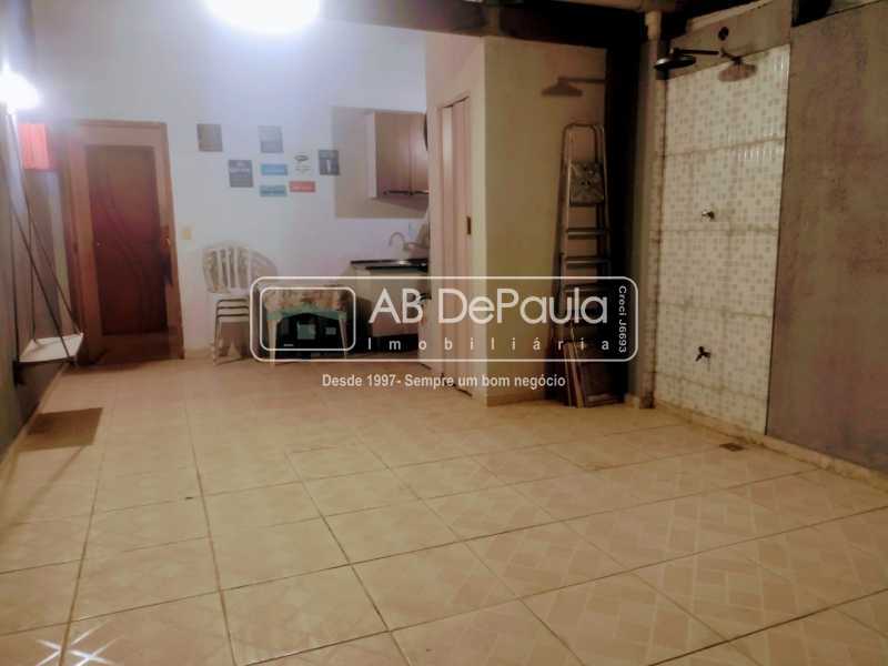 TAQUARA - ÓTIMO IMÓVEL EM CONDOMINIO FECHADO EM 3 PAVIMENTOS COM 03 DORMITÓRIOS