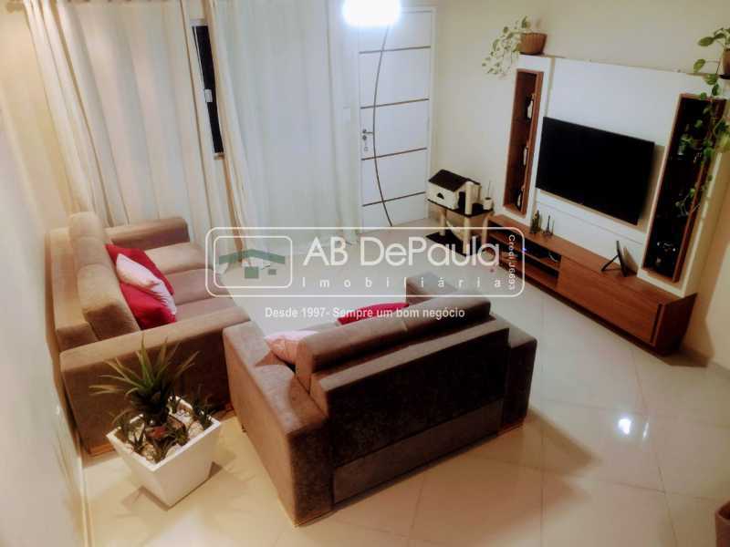 TAQUARA - ÓTIMO IMÓVEL EM CONDOMINIO FECHADO EM 3 PAVIMENTOS COM 03 DORMITÓRIOS