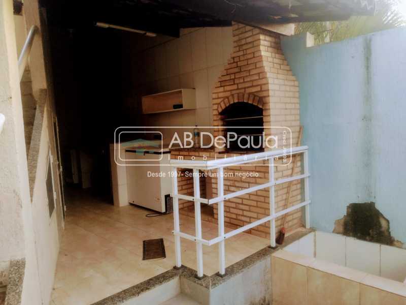 TAQUARA - ÓTIMO IMÓVEL EM CONDOMINIO FECHADO EM 3 PAVIMENTOS COM 03 DORMITÓRIOS