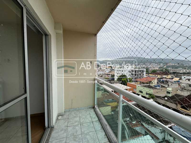 PRAÇA SECA - RUA PEDRO TELES - APARTAMENTO COM 02 QUARTOS