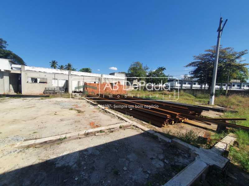 VILA MILITAR - EXCELENTE ÁREA COM 2.400M² - PARA GALPÃO