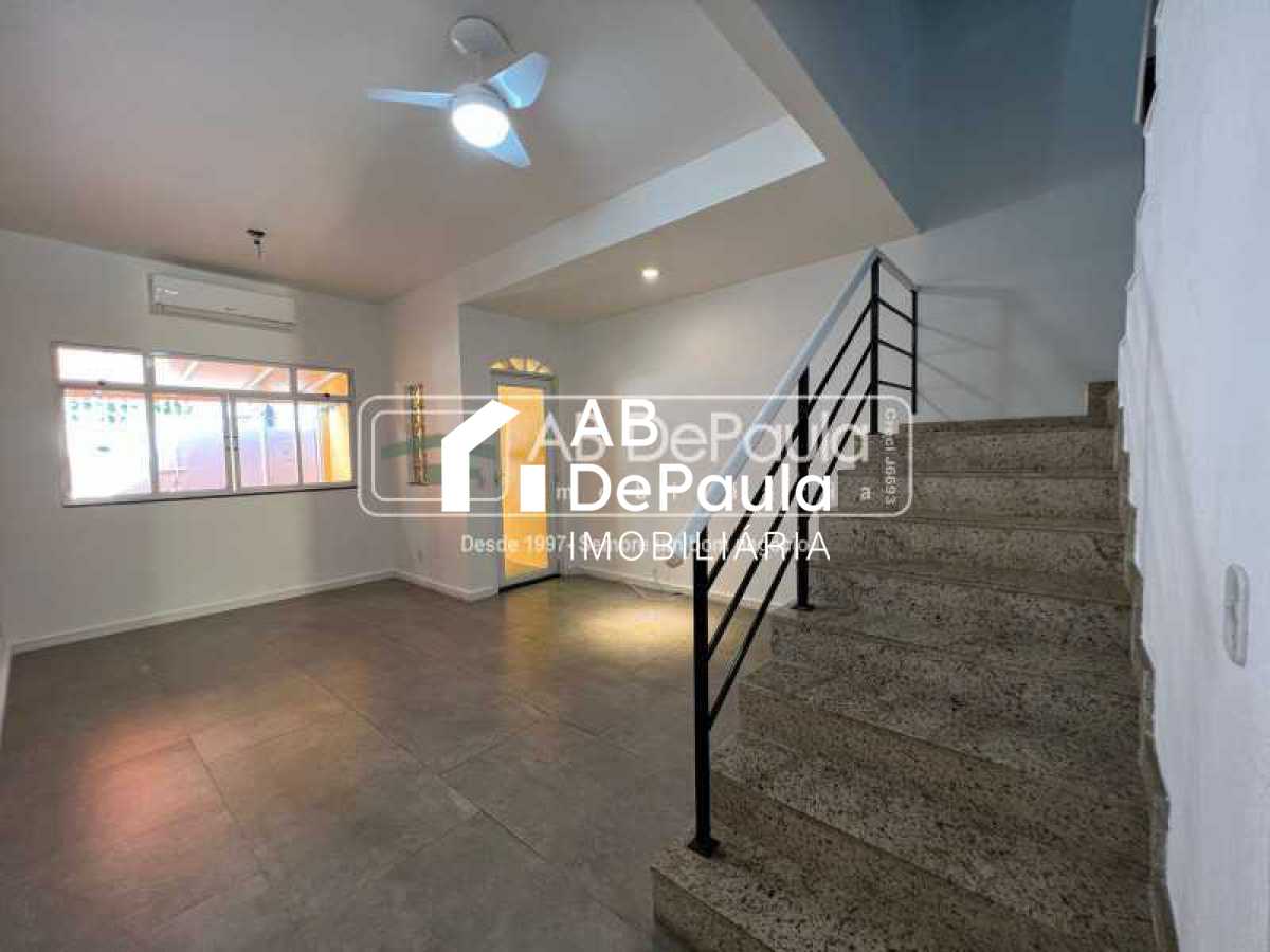 SULACAP - Excelente Casa Duplex à Venda na SULACAP - 2 Quartos sendo um Suíte