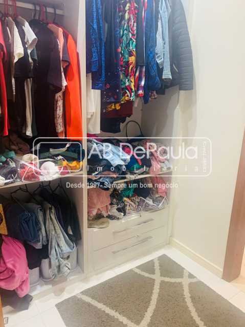 VILA VALQUEIRE - Espetacular residência, AMPLA, CLARA e AREJADA, 4 Dormitórios (2 Suítes), piscina etc