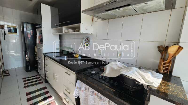 VILA VALQUEIRE - CONDOMÍNIO NOVA VALQUEIRE. Apto Ampla Sala (Varanda), 02 Dormitórios (Sendo 01 suíte), cozinha COM ARMÁRIOS PLANEJADOS