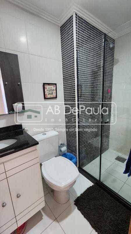 VILA VALQUEIRE - CONDOMÍNIO NOVA VALQUEIRE. Apto Ampla Sala (Varanda), 02 Dormitórios (Sendo 01 suíte), cozinha COM ARMÁRIOS PLANEJADOS