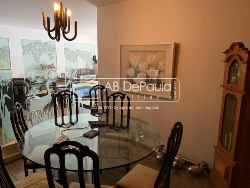 TIJUCA - Espetacular apartamento com 150m2, Todo Amplo, SOL DA MANHÃ - 4 Dormitórios (Suíte), 3 Vagas garagem na Escritura.