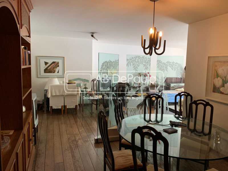 TIJUCA - Espetacular apartamento com 150m2, Todo Amplo, SOL DA MANHÃ - 4 Dormitórios (Suíte), 3 Vagas garagem na Escritura.