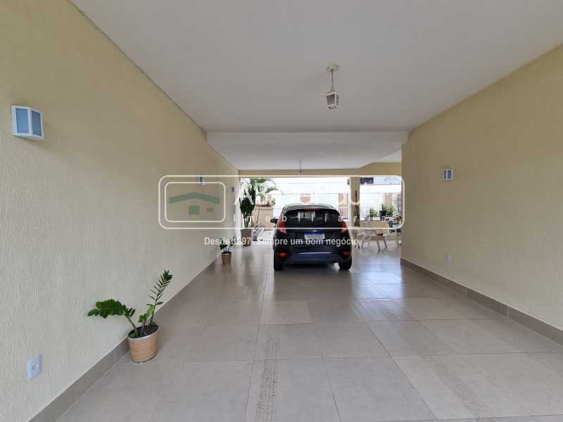 VILA VALQUEIRE - Excelente Casa Duplex à Venda - 4 Quartos Sendo 3 Suítes - Piscina - 4 Vagas