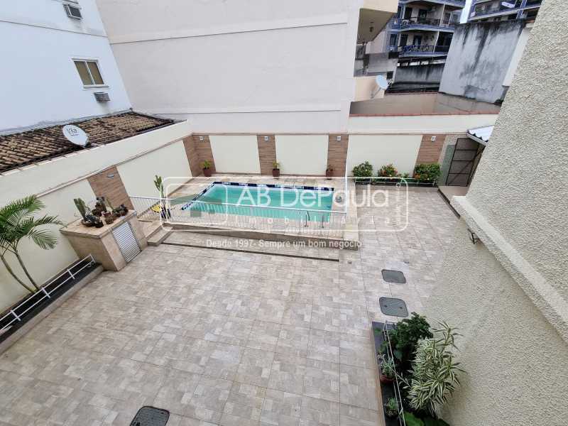 VILA VALQUEIRE - Excelente Casa Duplex à Venda - 4 Quartos Sendo 3 Suítes - Piscina - 4 Vagas