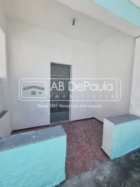 CASCADURA - CASA À VENDA DE FUNDOS COM ENTRADA INDEPENDENTE, COMPOSTA DE 1 QUARTO