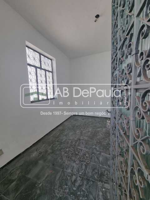 CASCADURA - CASA À VENDA DE FUNDOS COM ENTRADA INDEPENDENTE, COMPOSTA DE 1 QUARTO