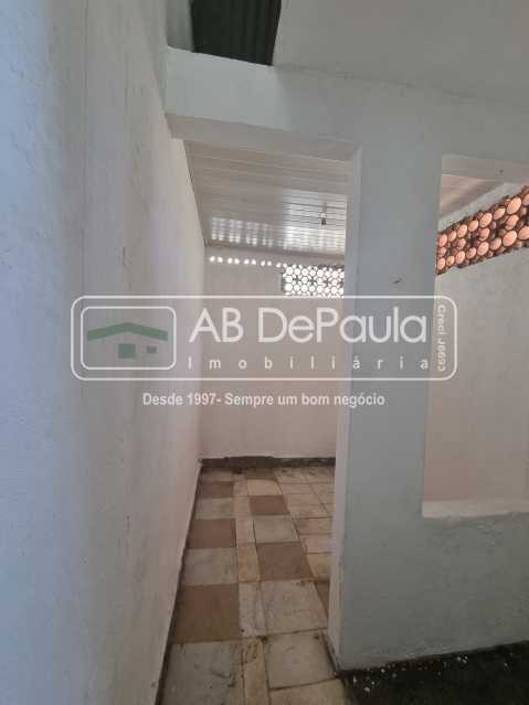 CASCADURA - CASA À VENDA DE FUNDOS COM ENTRADA INDEPENDENTE, COMPOSTA DE 1 QUARTO