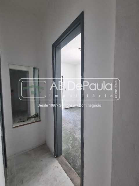 CASCADURA - CASA À VENDA DE FUNDOS COM ENTRADA INDEPENDENTE, COMPOSTA DE 1 QUARTO