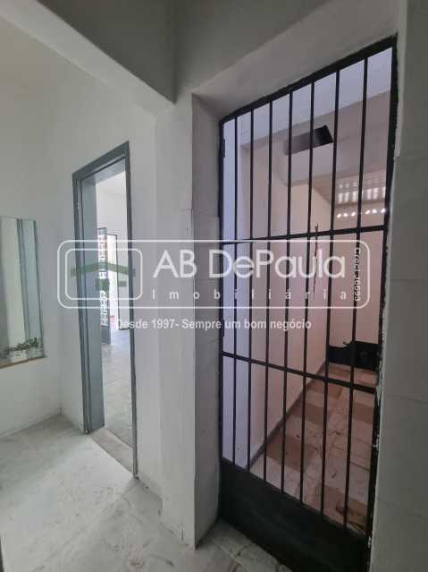 CASCADURA - CASA À VENDA DE FUNDOS COM ENTRADA INDEPENDENTE, COMPOSTA DE 1 QUARTO