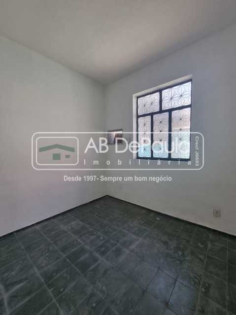 CASCADURA - CASA À VENDA DE FUNDOS COM ENTRADA INDEPENDENTE, COMPOSTA DE 1 QUARTO