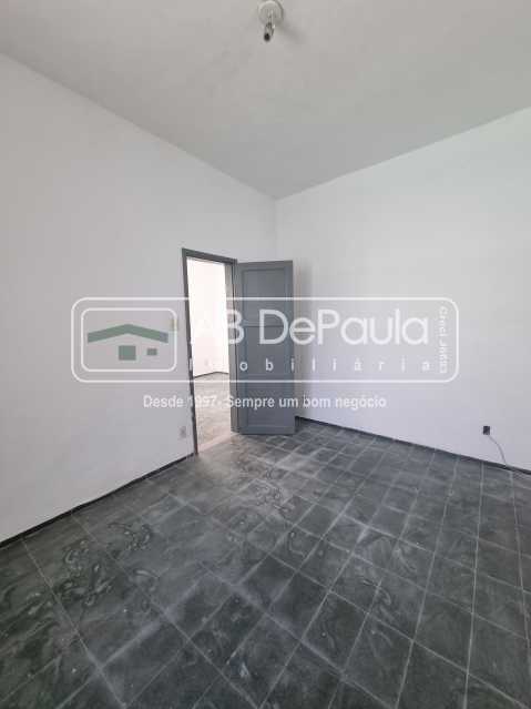 CASCADURA - CASA À VENDA DE FUNDOS COM ENTRADA INDEPENDENTE, COMPOSTA DE 1 QUARTO