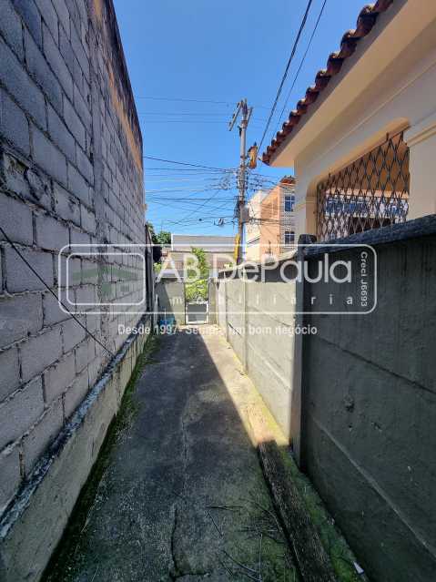 CASCADURA - CASA À VENDA DE FUNDOS COM ENTRADA INDEPENDENTE, COMPOSTA DE 1 QUARTO