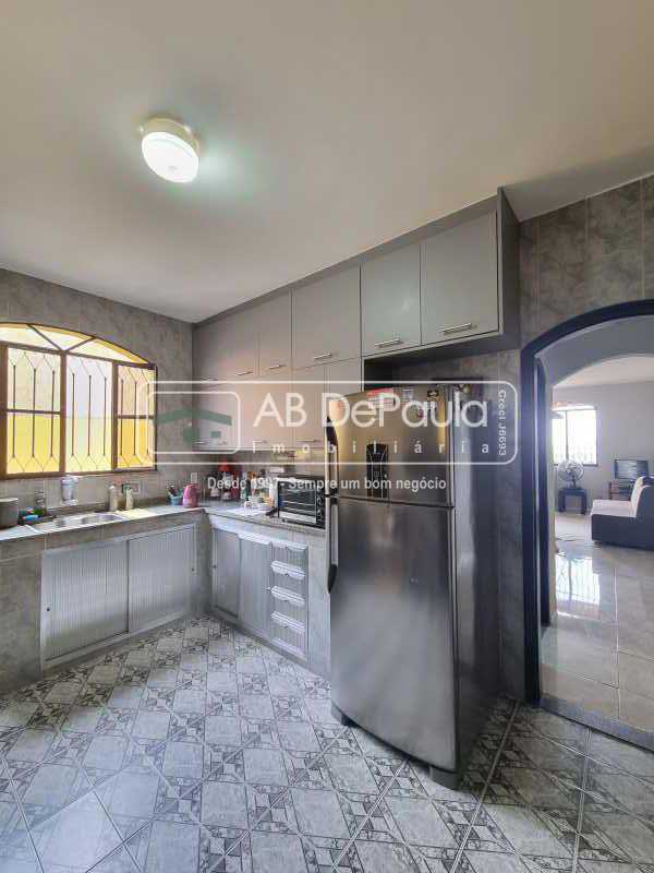 Linda Casa à Venda - 4 Quartos - 3 Vagas - (com RGI)