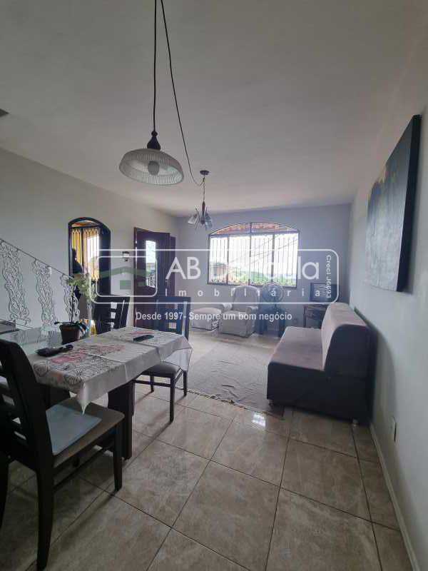 Linda Casa à Venda - 4 Quartos - 3 Vagas - (com RGI)
