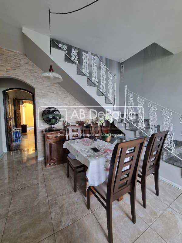 Linda Casa à Venda - 4 Quartos - 3 Vagas - (com RGI)