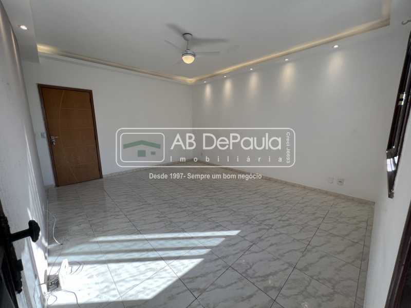 VENDE EM VILA VALQUEIRE - RUA DAS CAMÉLIAS - APARTAMENTO NO TERCEIRO ANDAR