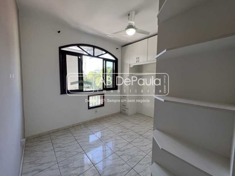 VENDE EM VILA VALQUEIRE - RUA DAS CAMÉLIAS - APARTAMENTO NO TERCEIRO ANDAR