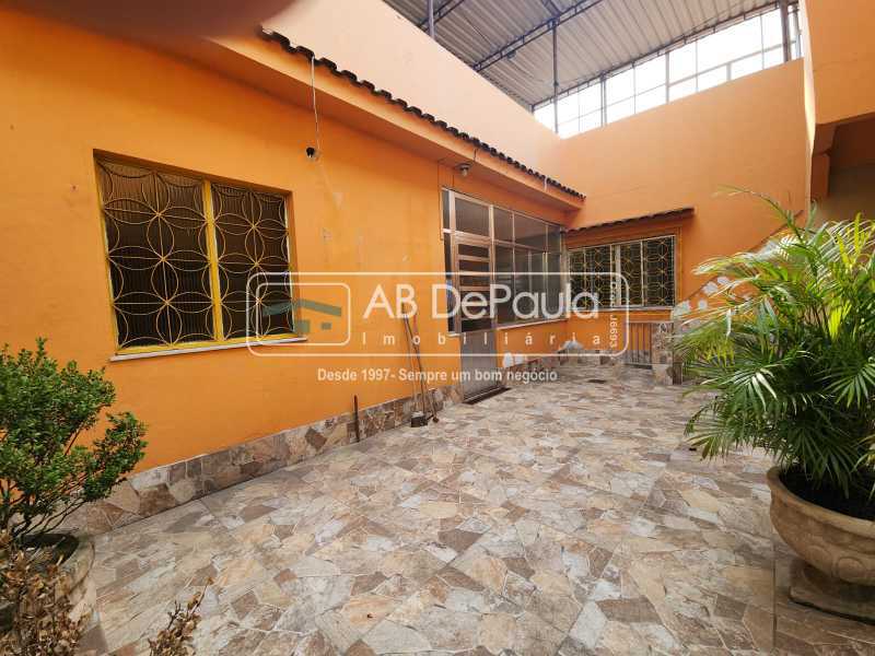 JARDIM SULACAP - ÓTIMA CASA LINEAR COM 06 DORMITÓRIOS E AMPLO TERRENO COM 416,00m2