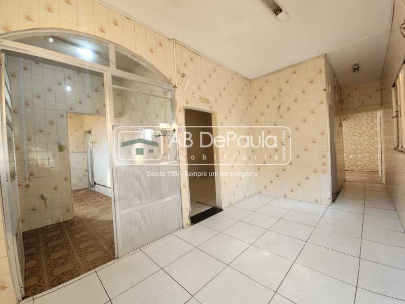 JARDIM SULACAP - ÓTIMA CASA LINEAR COM 06 DORMITÓRIOS E AMPLO TERRENO COM 416,00m2