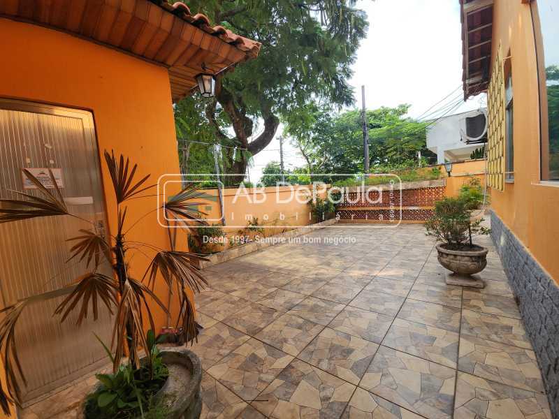 JARDIM SULACAP - ÓTIMA CASA LINEAR COM 06 DORMITÓRIOS E AMPLO TERRENO COM 416,00m2