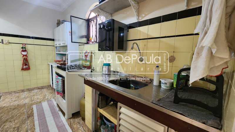 VILA VALQUEIRE - ÓTIMA CASA LINEAR, AMPLA SALA, 02 DORMITÓRIOS, AMPLO TERRENO COM 480,00m2 E PISCINA