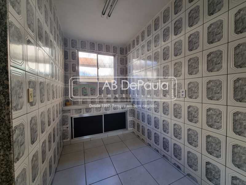 VENDE EM SULACAP - CASA COM 03 QUARTOS 