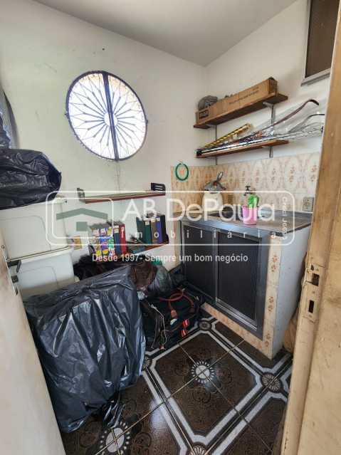 JARDIM SULACAP - Excelente residência, CLARA e AREJADA. São 03 Amplos Dormitórios (01 Suíte, Closet) 