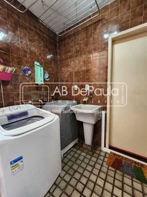 JARDIM SULACAP - Excelente residência, CLARA e AREJADA. São 03 Amplos Dormitórios (01 Suíte, Closet) 