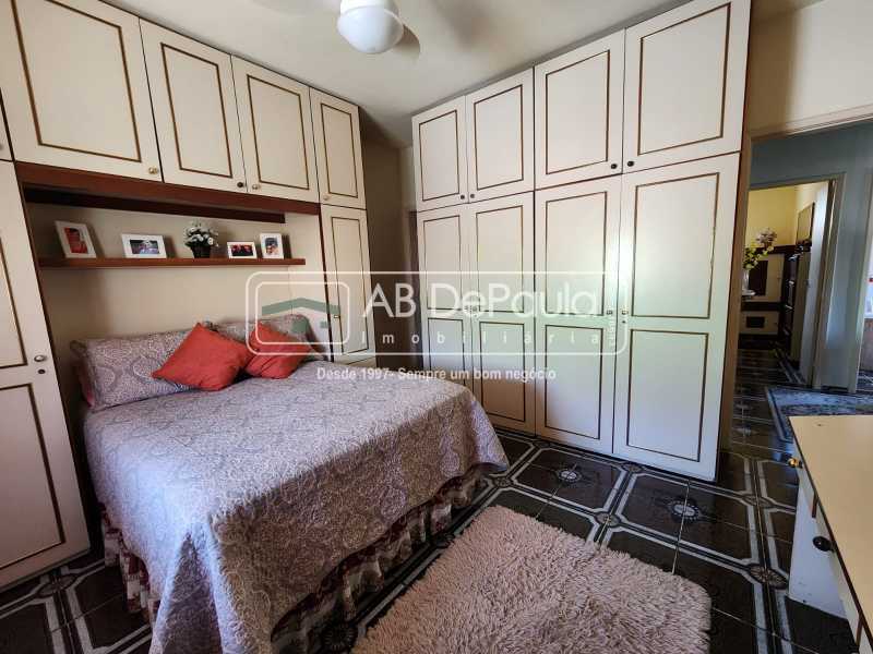 JARDIM SULACAP - Excelente residência, CLARA e AREJADA. São 03 Amplos Dormitórios (01 Suíte, Closet) 