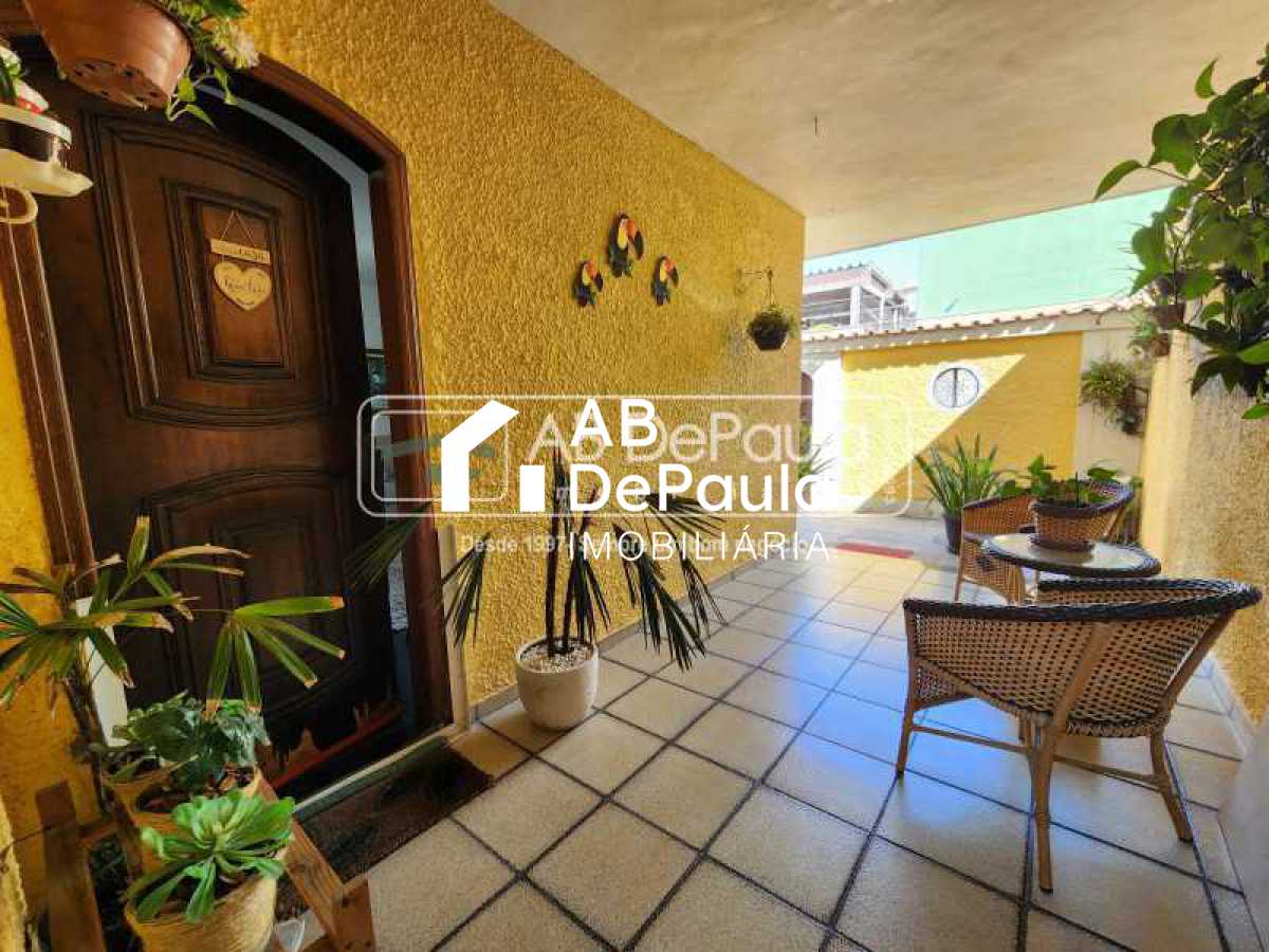 JARDIM SULACAP - Excelente residência, CLARA e AREJADA. São 03 Amplos Dormitórios (01 Suíte, Closet) 
