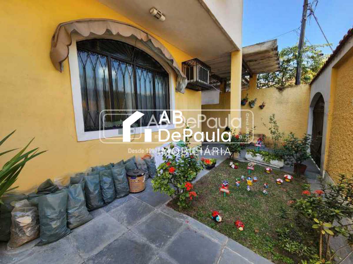 JARDIM SULACAP - Excelente residência, CLARA e AREJADA. São 03 Amplos Dormitórios (01 Suíte, Closet) 