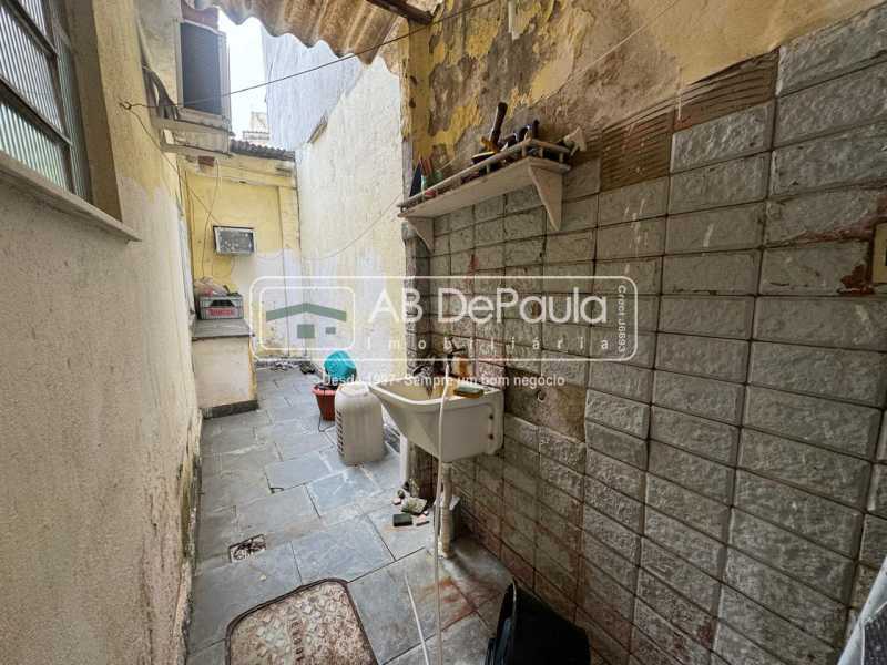 VENDE EM MAGALHÃES BASTOS - CASA LINEAR COM 02 QUARTOS