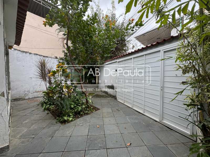 VENDE EM MAGALHÃES BASTOS - CASA LINEAR COM 02 QUARTOS