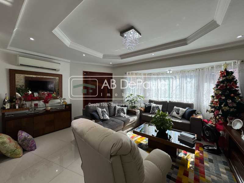 VENDE EM SULACAP - R. EUZÉBIO DE ALMEIDA - CASA TRIPLEX